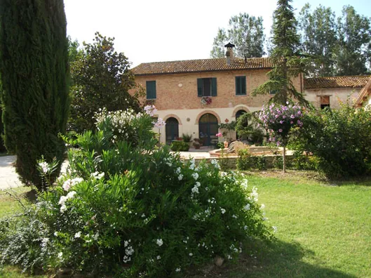 Agriturismo con piscina “Benedetti” – Dimora storica con CAMERE e APPARTAMENTI – Spello