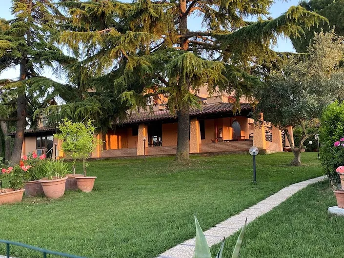 Agriturismo Terra Nera – Produzione Olio e Liquore alle foglie d’ Olivo