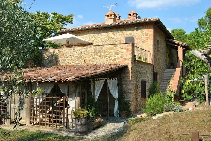 Il Pausillo Agriturismo con piscina e vista sul Lago Trasimeno